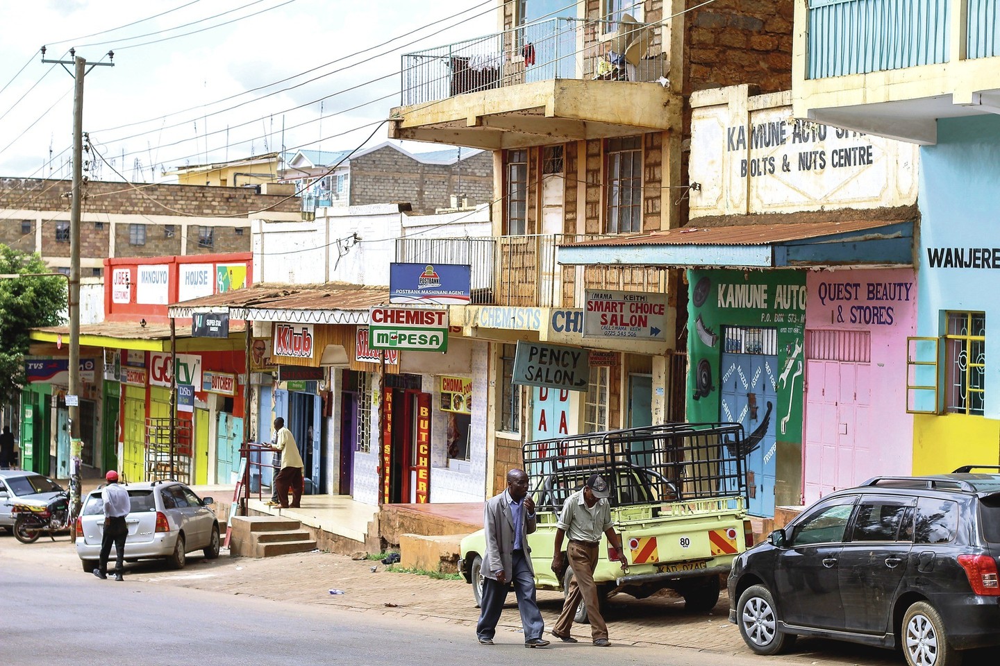 Taip atrodo tipiškos Kenijos miesto gatvės, esančios toliau nuo centro.<br>G.Stravinskaitės nuotr.