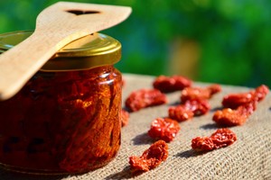 Vytinti pomidorai aliejuje. Išbandžiau keletą būdų ir atradau geriausią