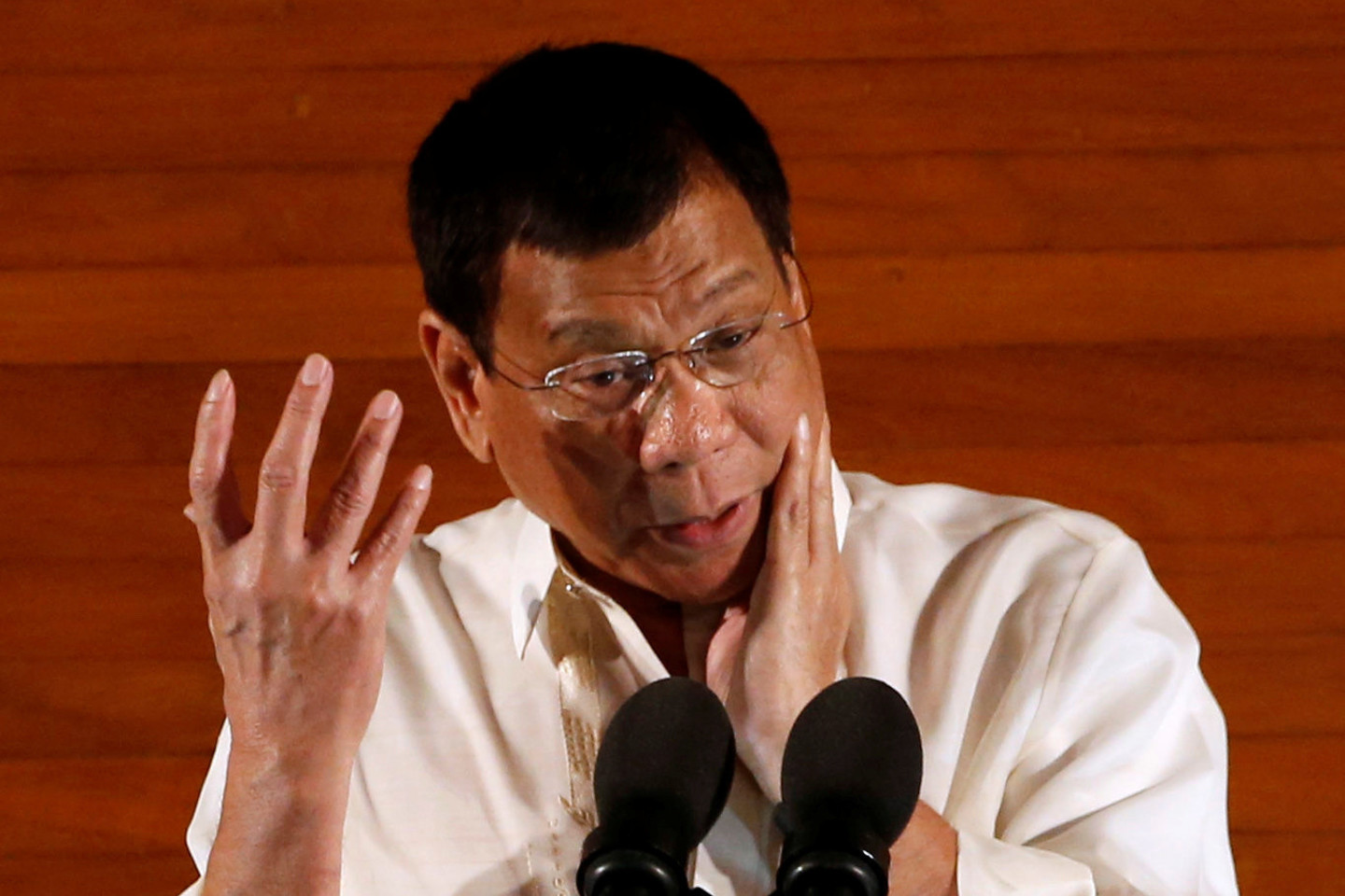 R.Duterte tiki: taktika veiksminga.