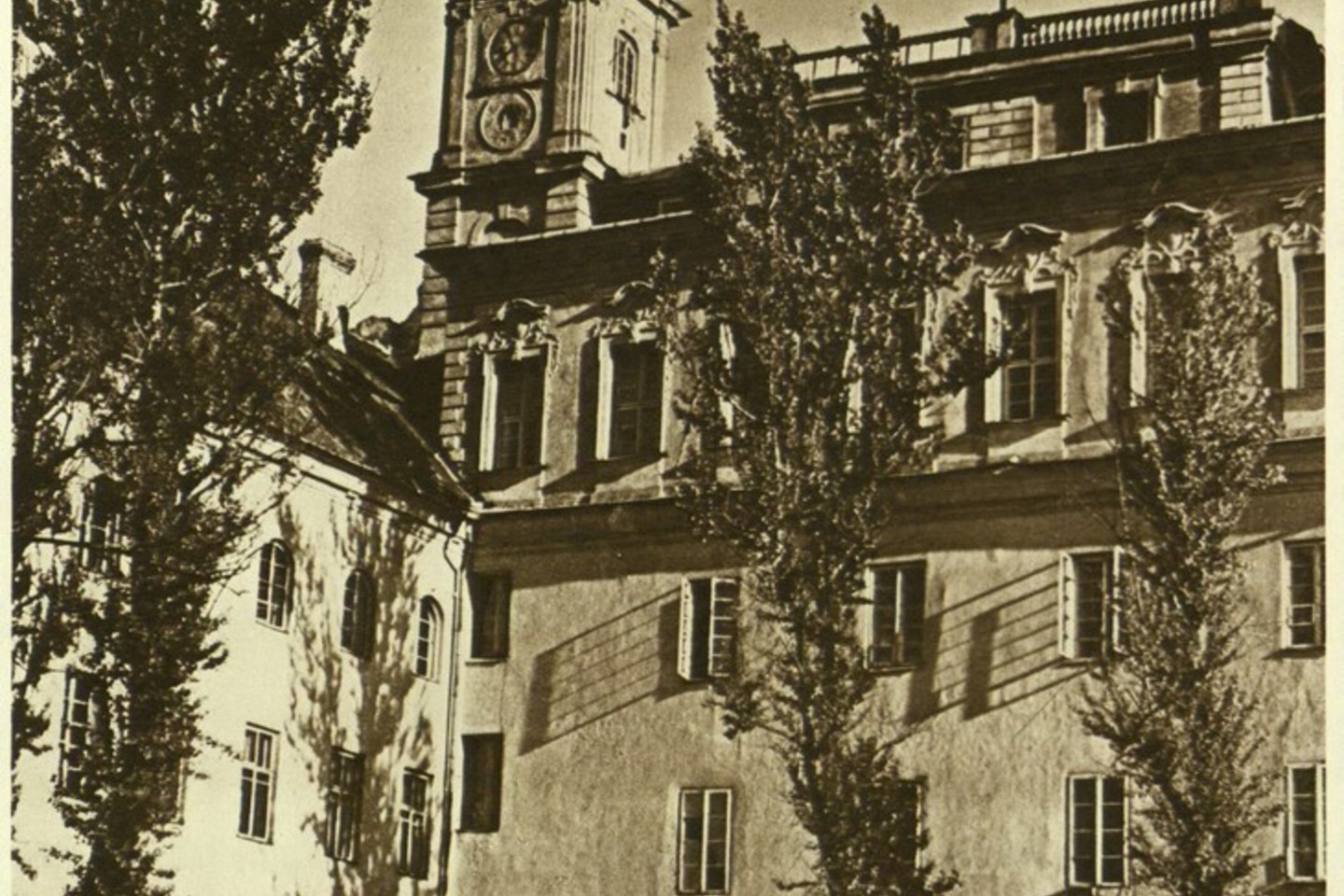 ilniaus valstybinio universiteto centriniai rūmai. 1950 m.<br>Lietuvos ypatingojo archyvo nuotr.