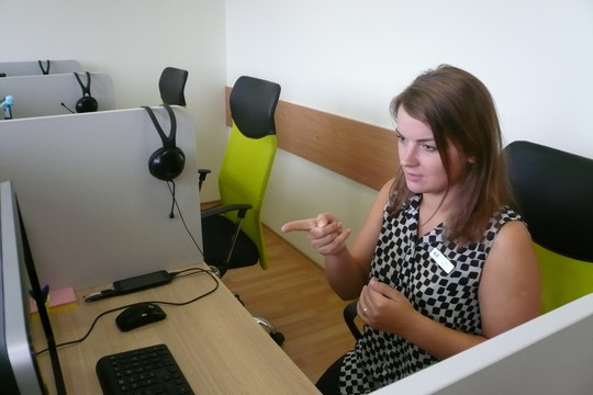 Vilniaus gestų kalbos vertėjų centras siūlys vertimą per atstumą