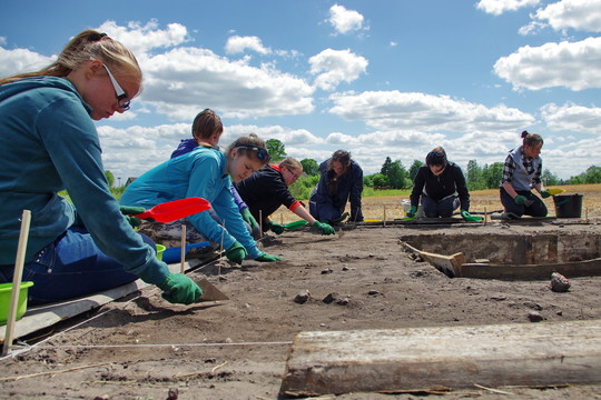Archeologiniai tyrinėjimai ir atradimai Naisių apylinkėse