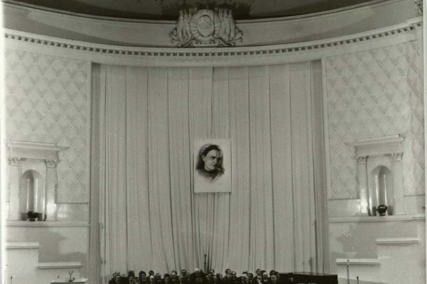 Salomėjos Nėries 70-mečio minėjimas Maskvos filharmonijos P. Čaikovskio salėje. Maskva, 1974 m.<br>Lietuvos ypatingojo archyvo nuotr.