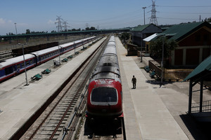 Indijoje traukinio stogą prapjovusi gauja pavogė 677 tūkst. eurų