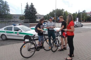 Dviratininkas pripažino: pavojų apstu, bet apie šalmą negalvojo