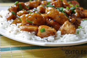 Pusvalandis, ir dieviškai skani vištiena su medumi – ant stalo