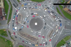 Vilniaus žiedai atrodo klaidūs? Pažiūrėkite į šią žiedų painiavą