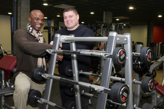 Pūpsantis pilvas įgriso „juodai“? Treneris atskleidė, ką daryti