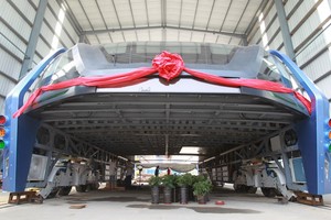 Pasaulį sužavėjęs unikalus autobusas – tik didžiulė apgavystė?