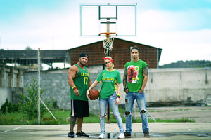 Augustė, Jeronimas ir Ironvytas pristato krepšiniui skirtą dainą