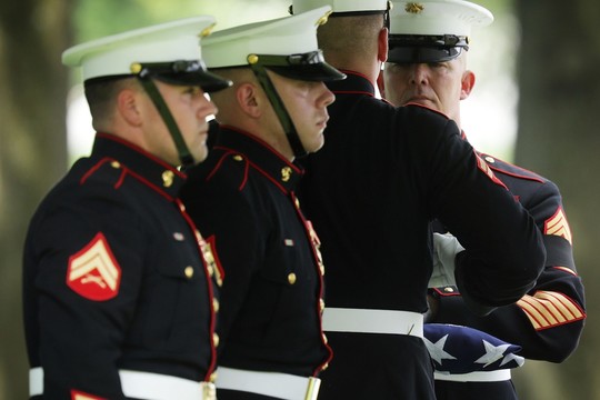 JAV jūrų pėstininkai į savo gretas verbuos daugiau moterų