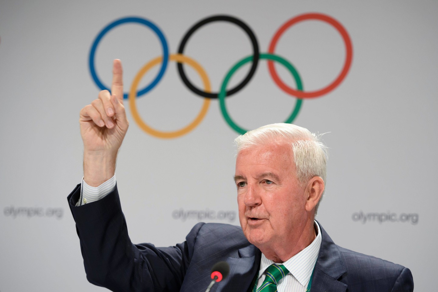 WADA prezidentas Craigas Reedie įsitikinęs, kad IOC elgiasi pernelyg minkštai.<br>AFP/“Scanpix“ nuotr.