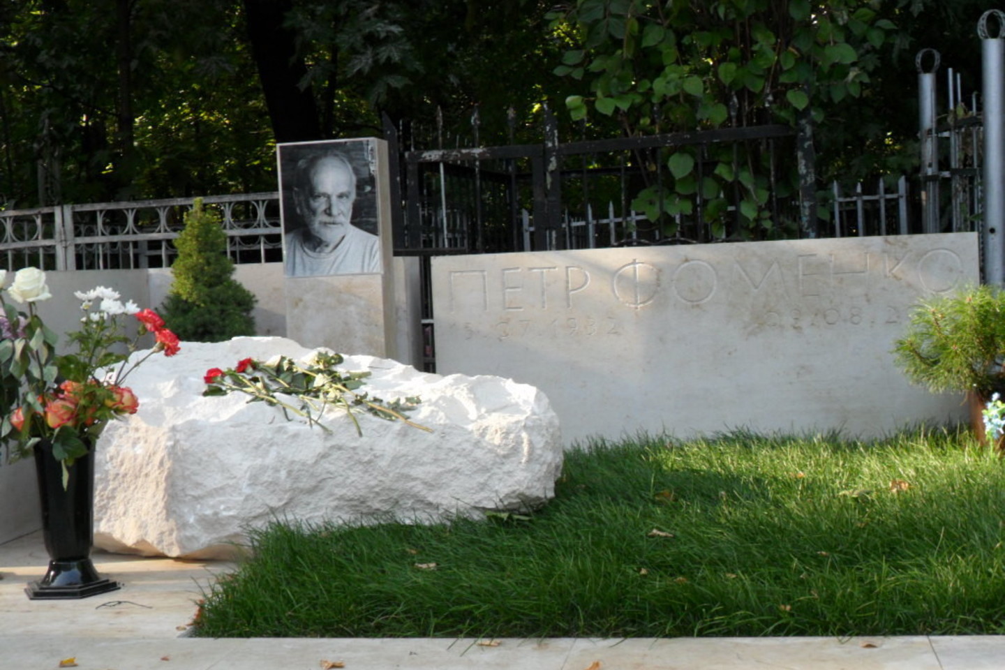 P.Fomenkos kapas Maskvos Vaganovo kapinėse.