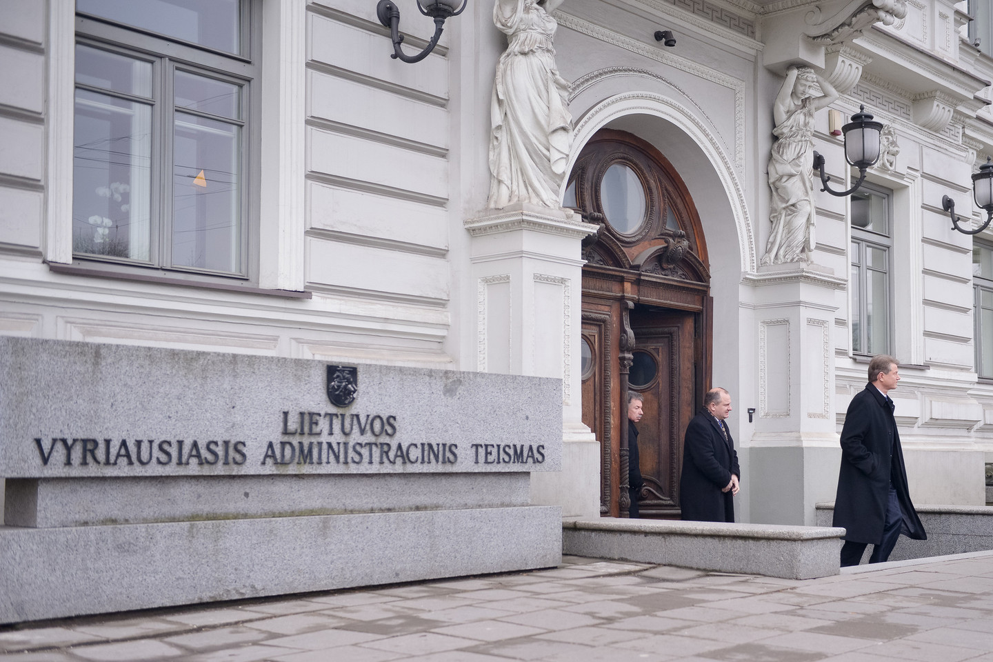 Per metus neatsirado antro kandidato vadovauti Lietuvos vyriausiajam administraciniam teismui.