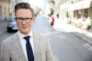 Charizmatiškasis akordeono garbanius M. Levickis keičia įvaizdį