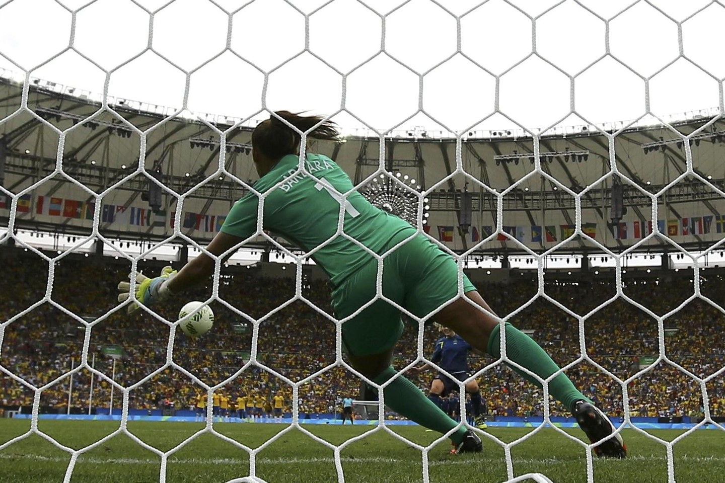 Brazlijos futbolininkės pralaimėjo švedėms olimpiados pusfinalyje.<br>AFP/“Scanpix“ nuotr.