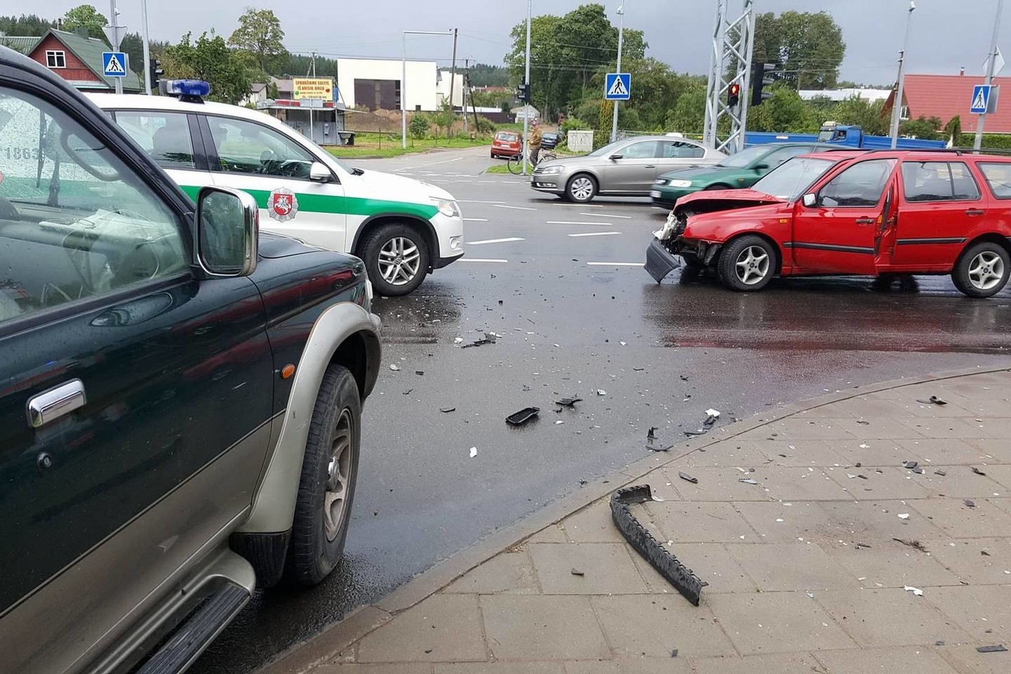 Problemų keliančioje Vilniaus sankryžoje vėl avarija, nukentėjo moteris.