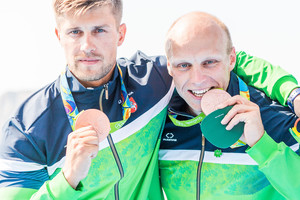 Lietuvai – bronza: herojai – A. Lankas ir E. Ramanauskas