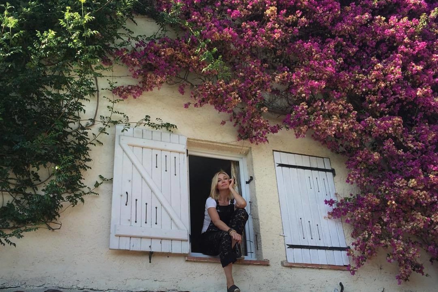 Vasarą Kristina Orbakaitė su šeima atrado ramybę kelionėse.<br>„Instagram“ nuotr.