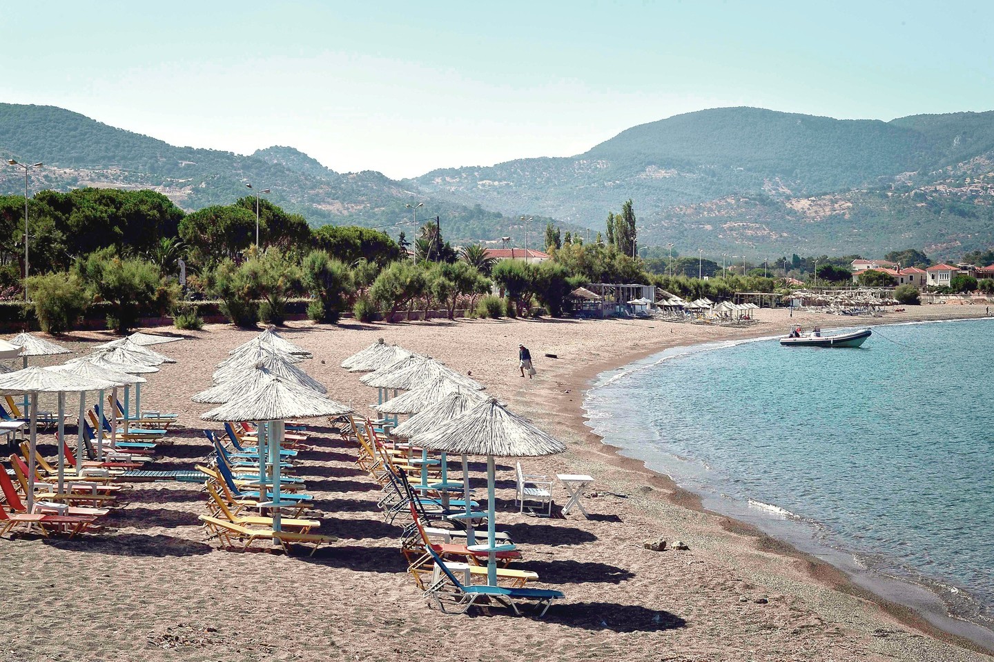 Į paplūdimius, kuriuose pernai išsilaipino migrantai, turistai nebeužsuka.