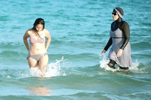 Europą drasko ginčai dėl musulmonių aprangos