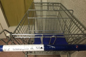 Odontologijos klinikoje rastas „Maxima“ vežimėlis užminė mįslę