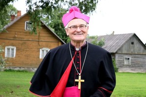 Labiau už patirtus košmarus vyskupą sukrėtė puolusi moteris