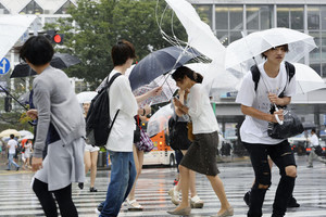 Taifūnai Japonijoje ir Vietname pareikalavo aukų