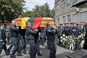 Net ir ginkluotų angelų sargų gyvybė yra trapi