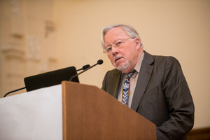 Vytautas Landsbergis konferencijoje nesusivaldė: kliuvo visiems
