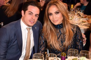 Jennifer Lopez išsiskyrė su gerokai jaunesniu mylimuoju