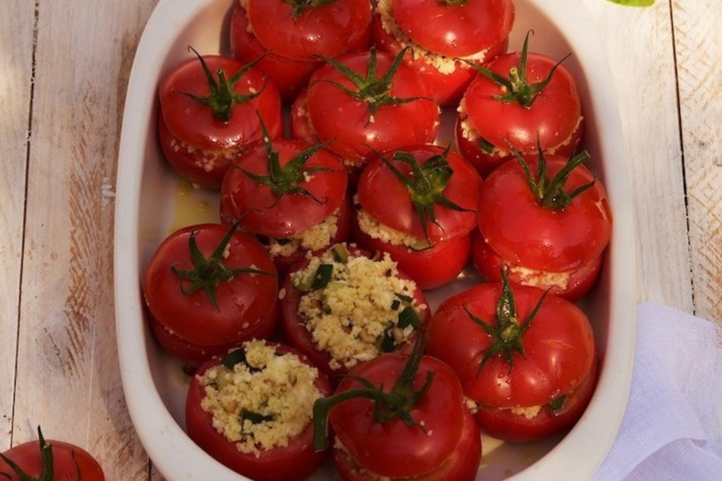 Įdaryti pomidorai.<br>Nuotr. iš duokdruskos.com