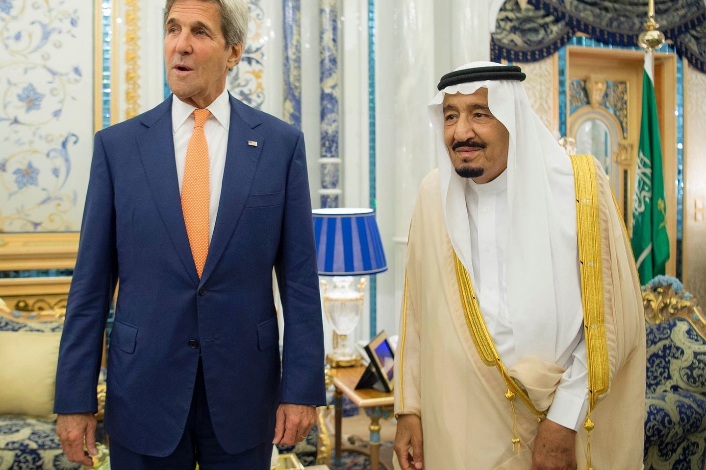 J.Kerry lankosi Saudo Arabijoje.