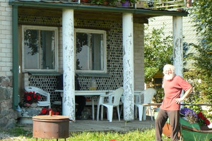 Rokiškėnas iš 106 000 stiklo butelių susirentė įspūdingus namus