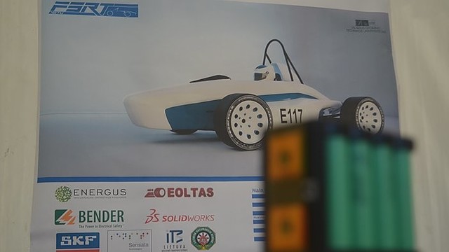 VGTU studentai konstruoja elektra varomą automobilį