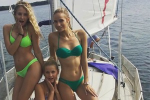 Vasaros pabaigtuvių proga „Vyšnios“ parodė savo kūnus