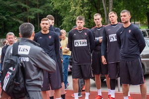 Europos krepšinio karas baigtas: FIBA nekapos galvų