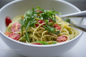 Švelnaus skonio padažas tiesiog karališkai greitai vakarienei