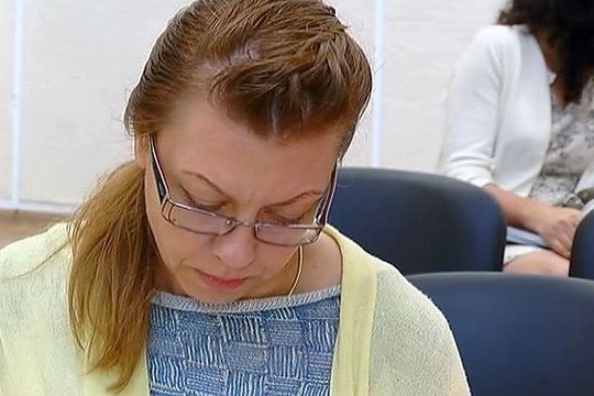 Vietoje teisėjos mantijos – teisiamųjų suolas