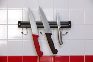 Įprasti virtuvės įrankiai – kariuomenei aštuoniskart brangesni