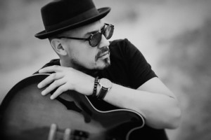 Naujoje R. Difarto dainoje – įrašų studijos „Abbey Road“ indėlis