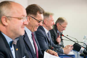 Premjeras laukia atsakymų iš J.Oleko