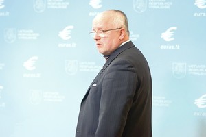 Ieškoma kaltų dėl auksinių kiaurasamčių