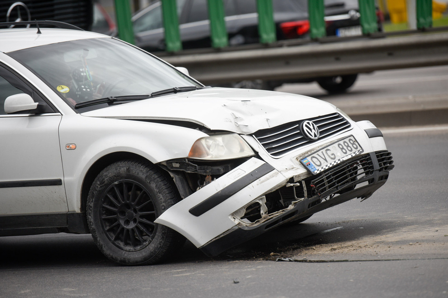 Vilniuje – keturių automobilių avarija, sužeistas vyras.<br>D.Umbraso nuotr.