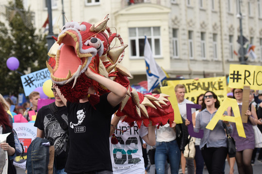 Pirmoji 2016-ų mokslo metų diena: gatvėse – spalvingi studentai