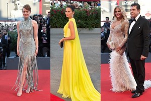 Venecijos kino festivalyje – geltonų suknelių mados