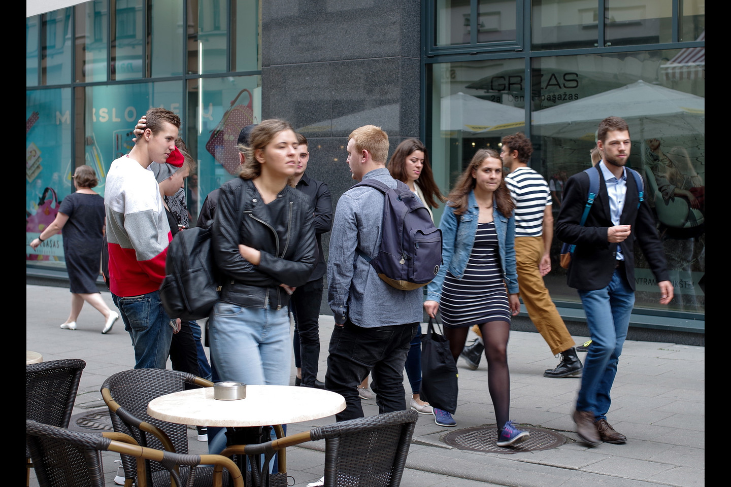 Vilniaus gatvėse šurmuliuoja moksleiviai ir studentai.<br>V.Ščiavinsko nuotr.