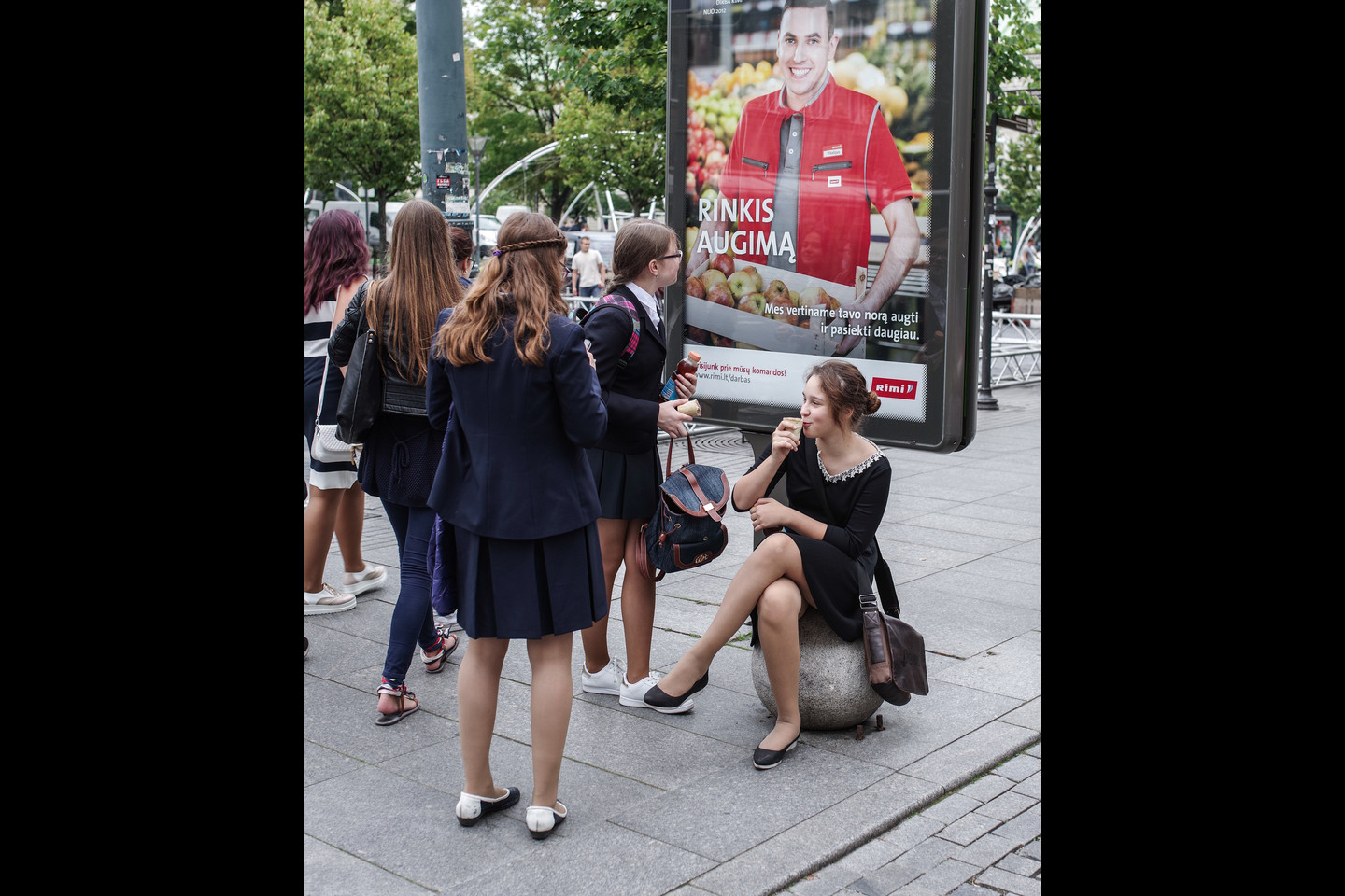 Vilniaus gatvėse šurmuliuoja moksleiviai ir studentai.<br>V.Ščiavinsko nuotr.