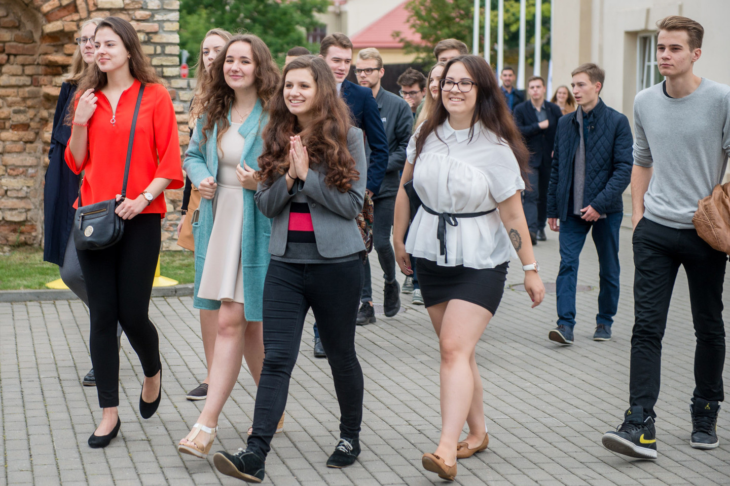Rugsėjo 1-ąją ISM Vadybos ir ekonomikos universiteto studentai žavėjo paprastumu.<br>J.Stacevičiaus nuotr.