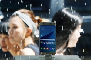 „Samsung“ visame pasaulyje atšaukė „Note 7“: telefonai sprogsta